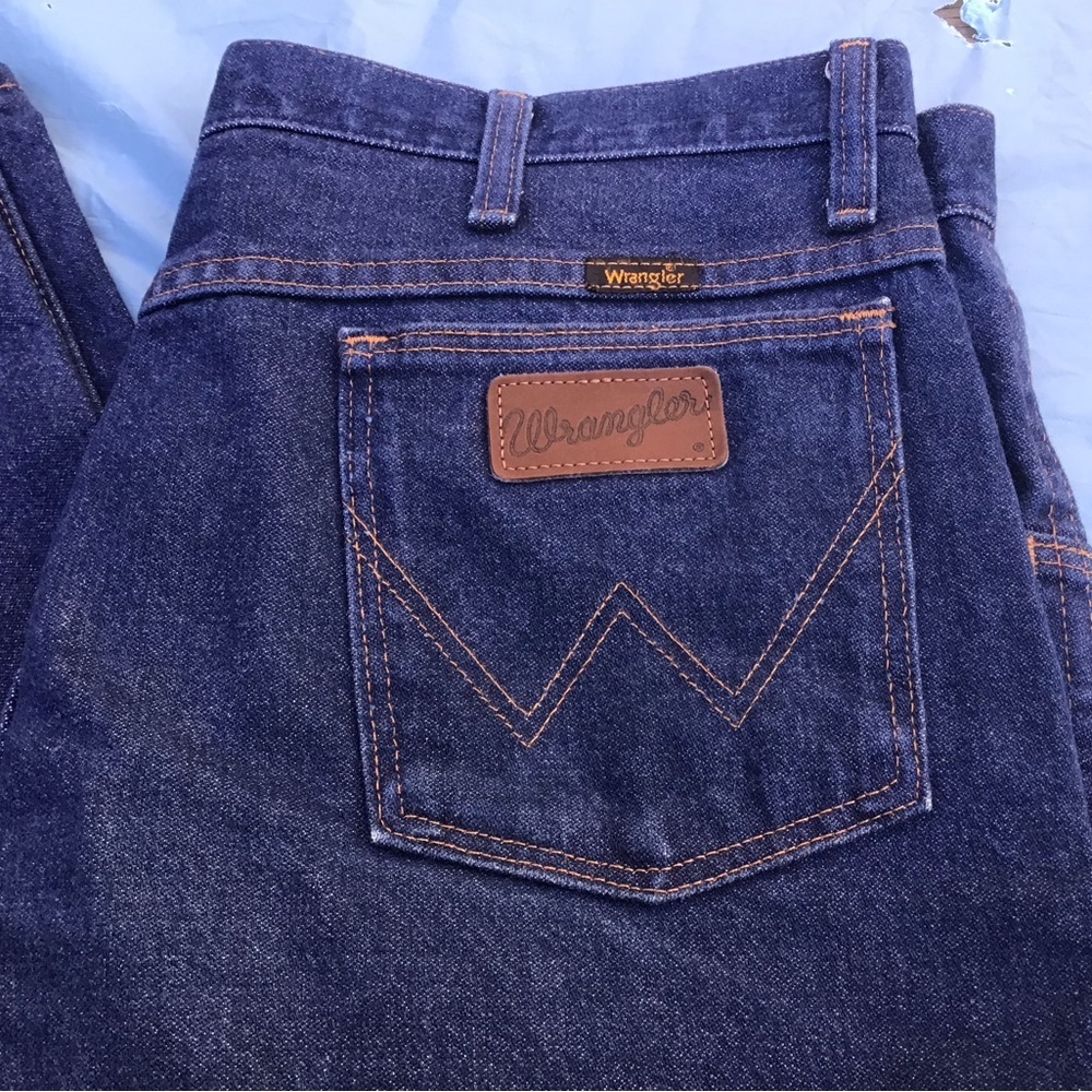 Men’s Wrangler Light Distress Darker Wash Denim Jeans 36 x 34
